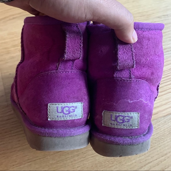 Used UGGS - Picture 2 of 6